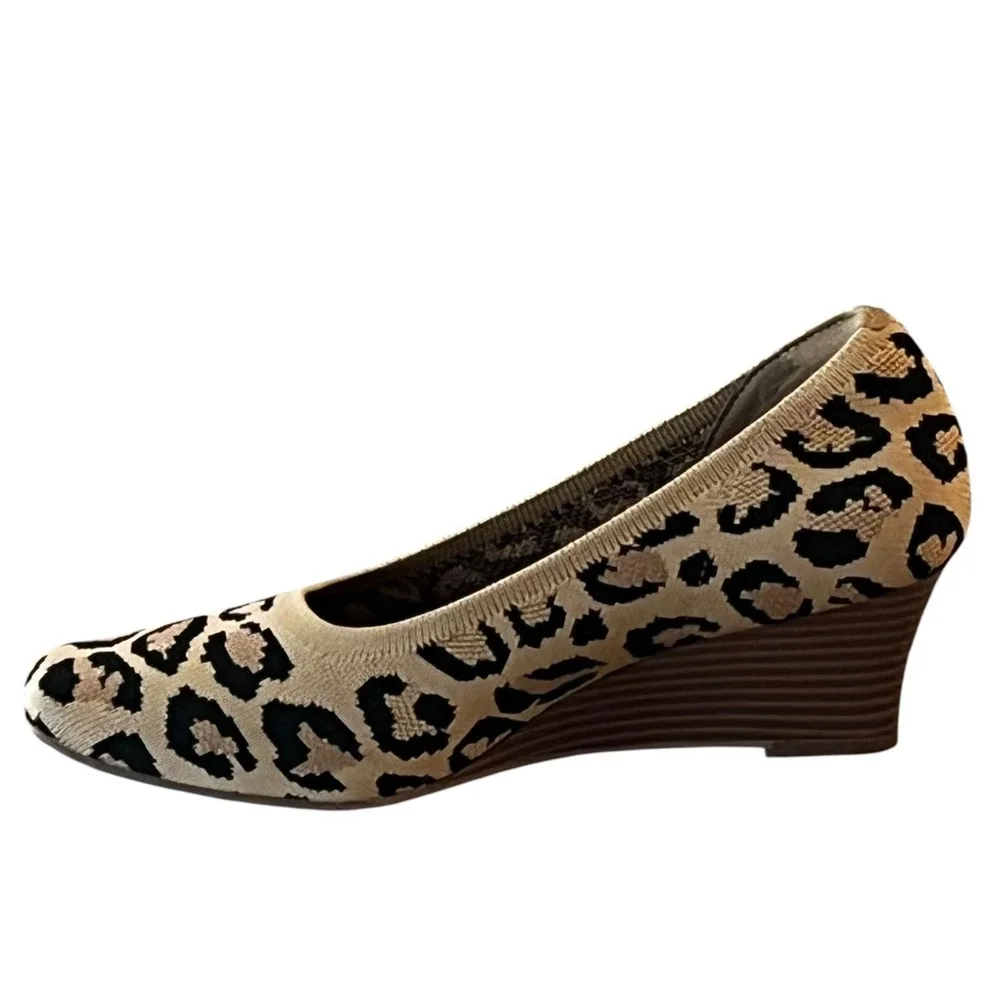 NWOT Vivaia Margot Square Toe Wedge Shoes Womens‎ 38.5 Leopard Knit